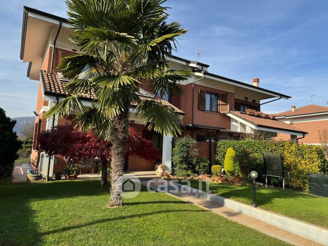 Casa bi/trifamiliare in residenziale in Via Almese 73