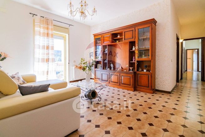 Appartamento in residenziale in Via Cesare Battisti 216