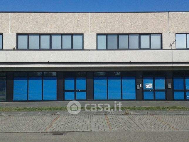 Capannone in commerciale in Via Paolo Borsellino