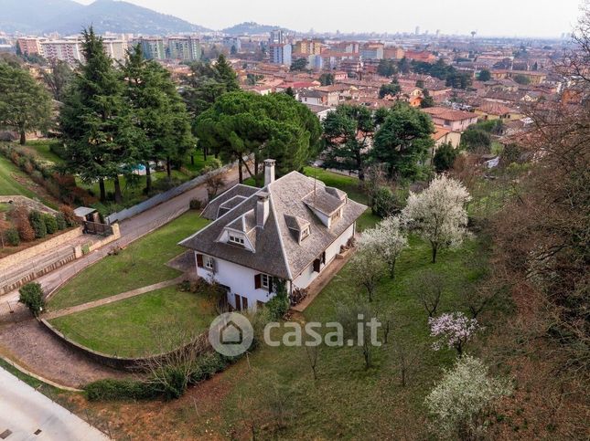 Villa in residenziale in Via Gardoncini 12