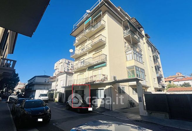 Ufficio in commerciale in Via Trieste