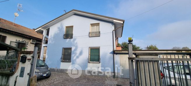 Villa in residenziale in Via Prima periferia, cinque minuti al centro