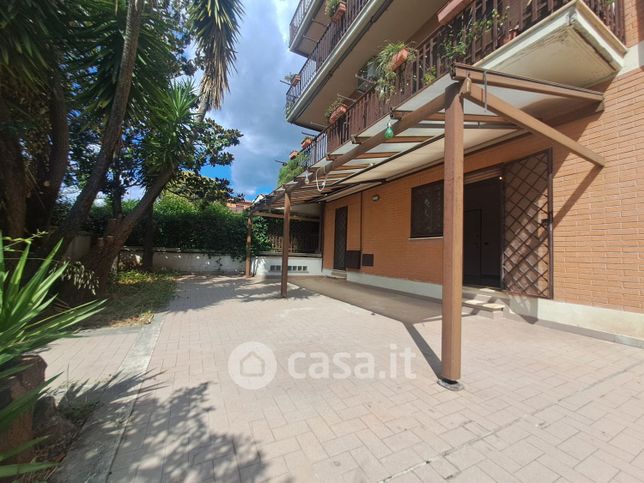 Appartamento in residenziale in Via Ciro' Marina