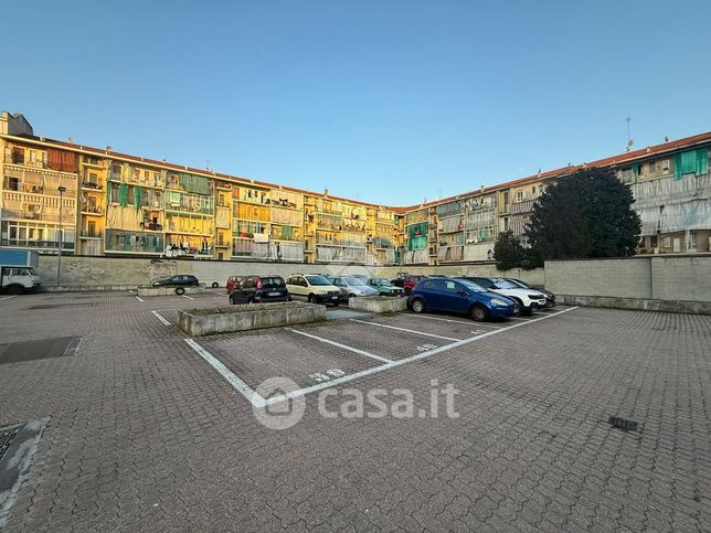 Garage/posto auto in residenziale in Via Montanaro 62