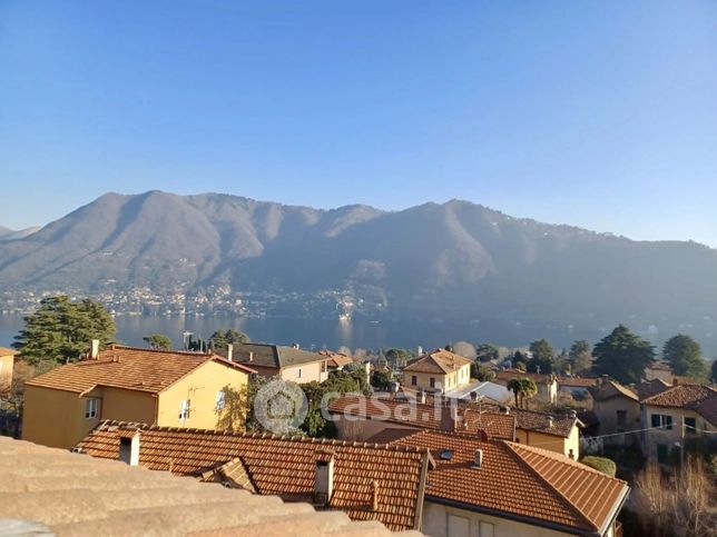 Casa indipendente in residenziale in Via per la Svizzera