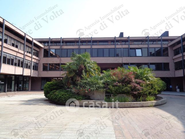Ufficio in commerciale in 