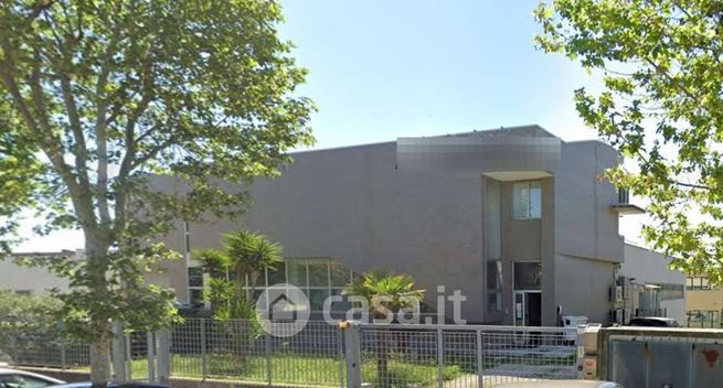Ufficio in commerciale in Via del Progresso