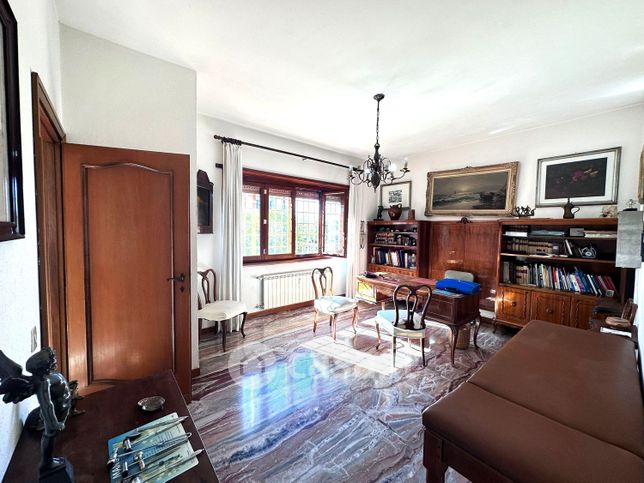 Appartamento in residenziale in Via Luigi Brugnatelli 37