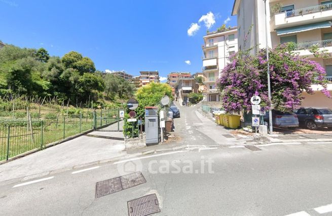 Garage/posto auto in residenziale in Viale Devoto 101