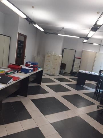Ufficio in commerciale in Via Bosco Frati 11