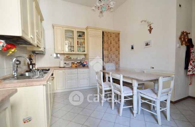 Appartamento in residenziale in Via Carrera 4