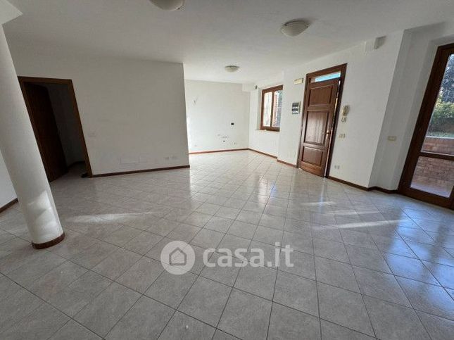 Appartamento in residenziale in Via Barna