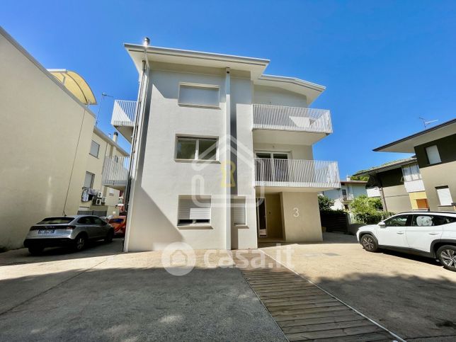 Appartamento in residenziale in Via Cimarosa 3