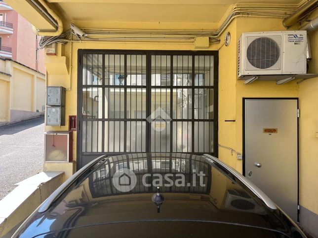 Capannone in commerciale in Via Carlo Bianconi