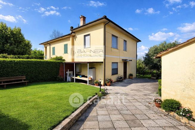 Casa bi/trifamiliare in residenziale in Via del Castellare 98