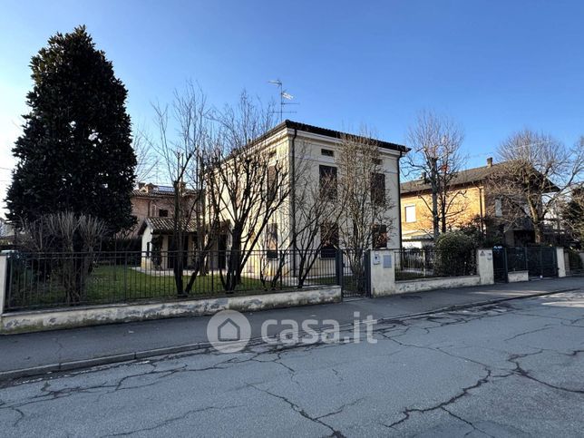 Villa in residenziale in 