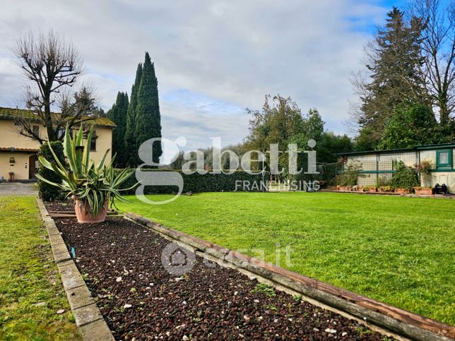 Casa bi/trifamiliare in residenziale in Via San Lorenzo a Settimo