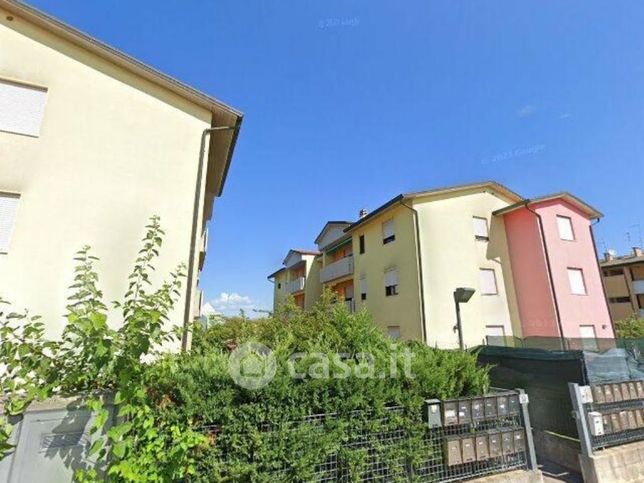 Appartamento in residenziale in Via F. Petrarca 53