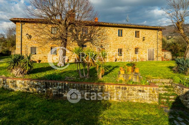 Rustico/casale in residenziale in Località Pomboli 86