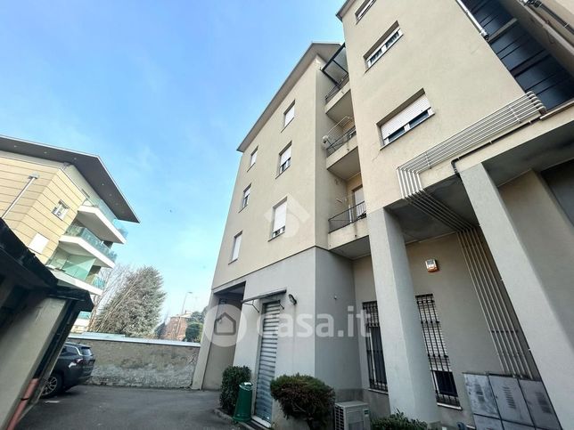 Appartamento in residenziale in Via Vittorio Vergani 7