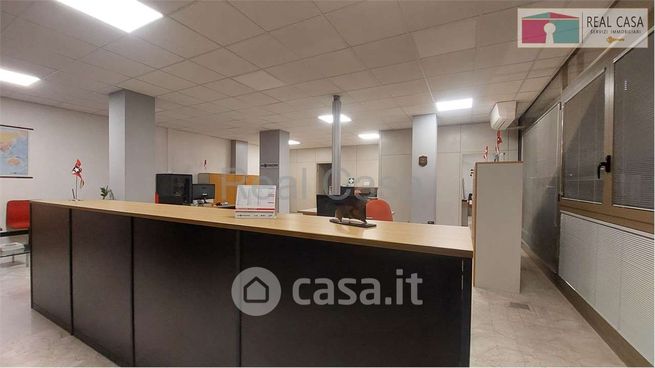 Ufficio in commerciale in Via Pietro Giardini 470