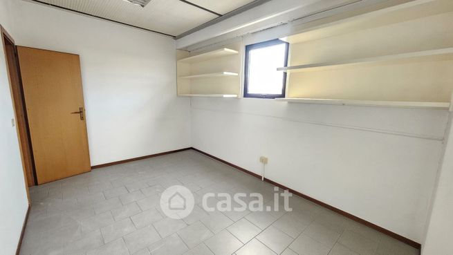 Ufficio in commerciale in Via de Barberi 108
