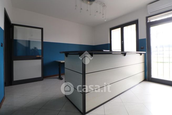 Ufficio in commerciale in Via A. Gramsci 1