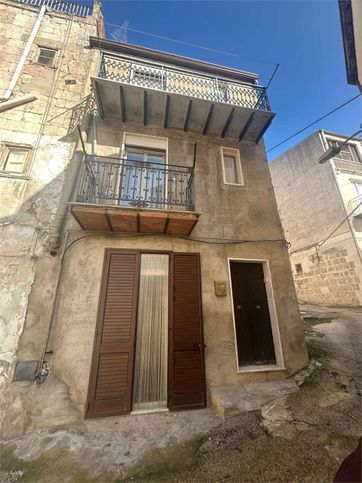 Casa indipendente in residenziale in Via Villalba 26