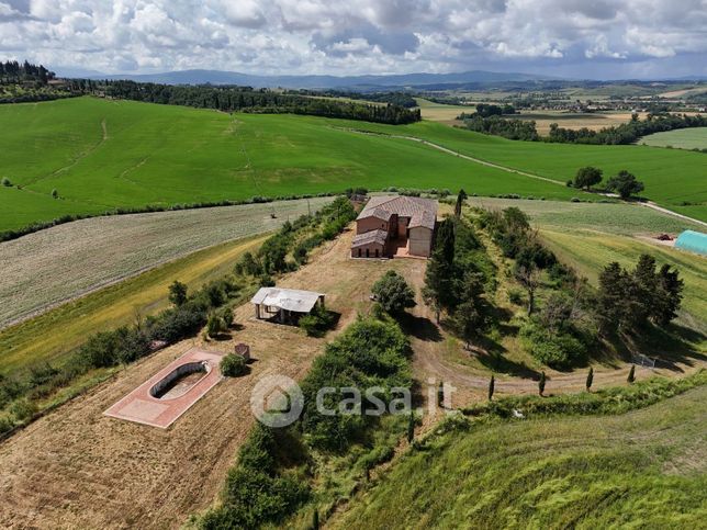 Rustico/casale in residenziale in Podere Profonda