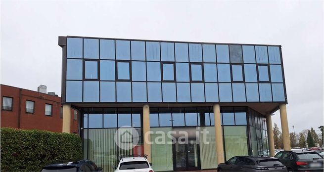 Ufficio in commerciale in 