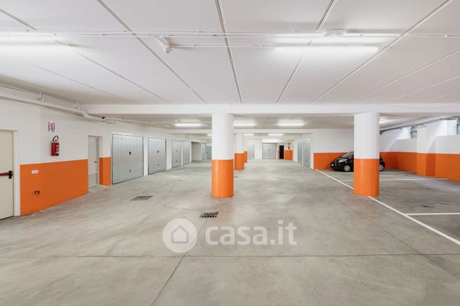 Box/posto auto in residenziale in Via Felice Cavallotti 171
