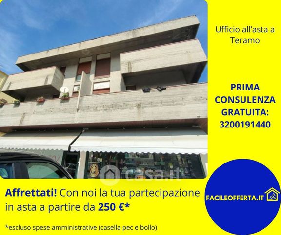 Ufficio in commerciale in Circonvallazione Ragusa 49