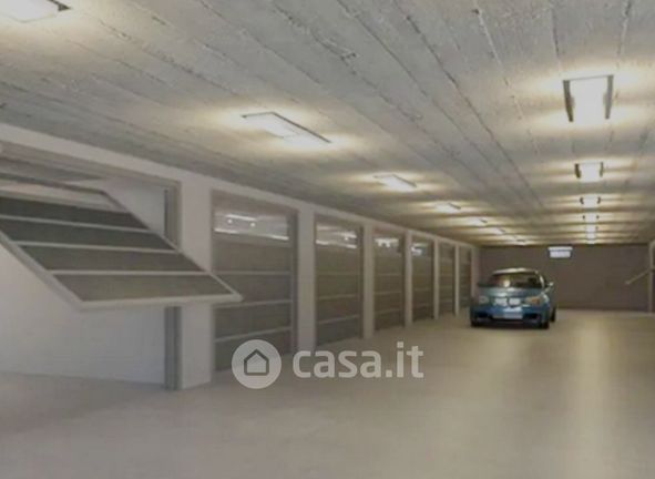 Garage/posto auto in residenziale in Galleria Pellicciai