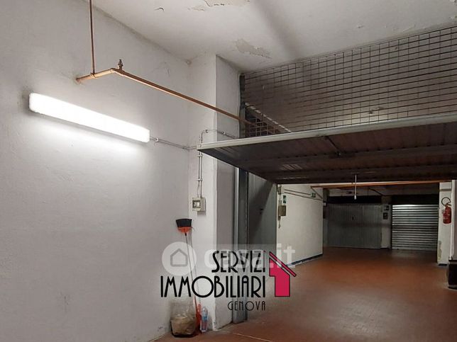 Box/posto auto in residenziale in Via Canevari