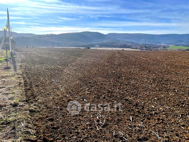 Terreno edificabile in residenziale in Strada Provinciale 33