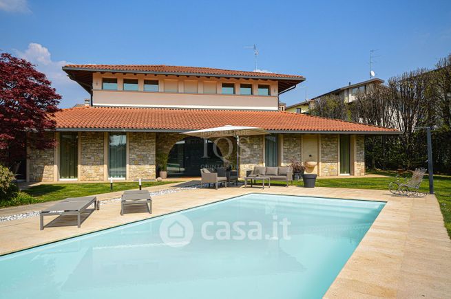 Villa in residenziale in Via Calepio Traversa I 76