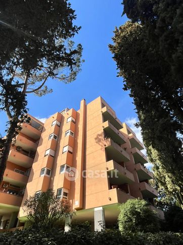 Attico/mansarda in residenziale in Via dell'Isola Farnese 20