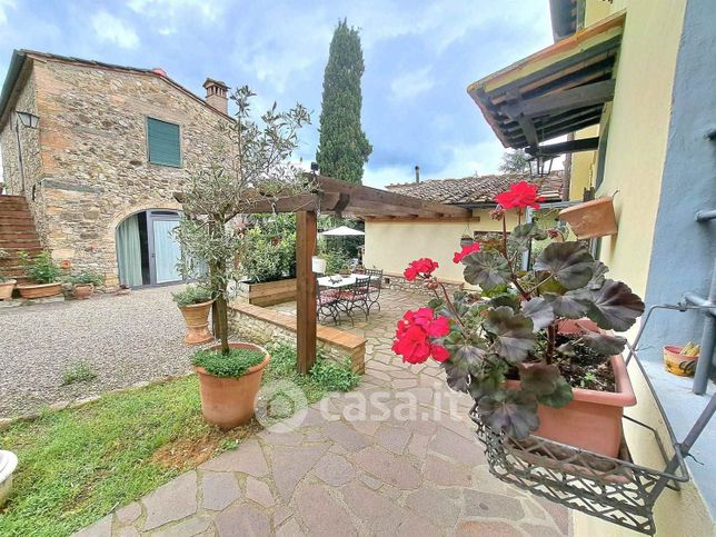 Rustico/casale in residenziale in Via di Fabbrica