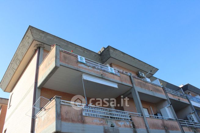 Appartamento in residenziale in Via del Cinema 86