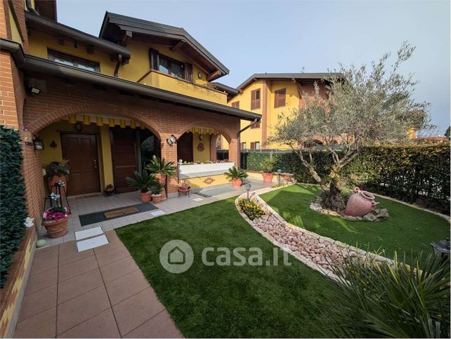 Villa in residenziale in Via Libertà 29