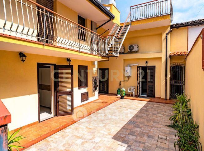 Casa indipendente in residenziale in Via Stella 15