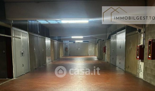 Box/posto auto in residenziale in Via Macerata 2 -8