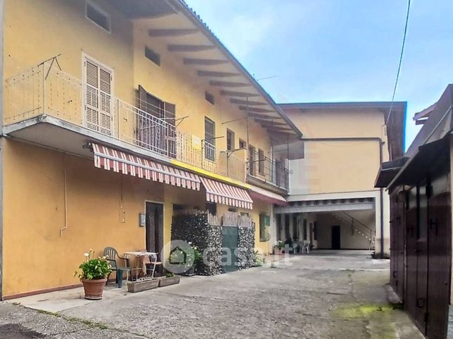Casa indipendente in residenziale in Via Lombardia 24