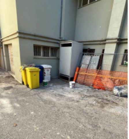Box/posto auto in residenziale in Via Cosenza