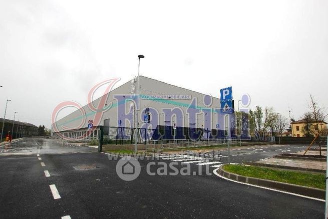 Capannone in commerciale in Via Guglielmo Marconi 9