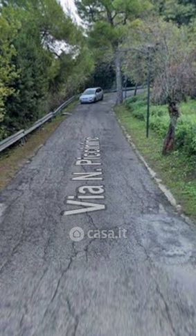 Box/posto auto in residenziale in Via N. Piccinino