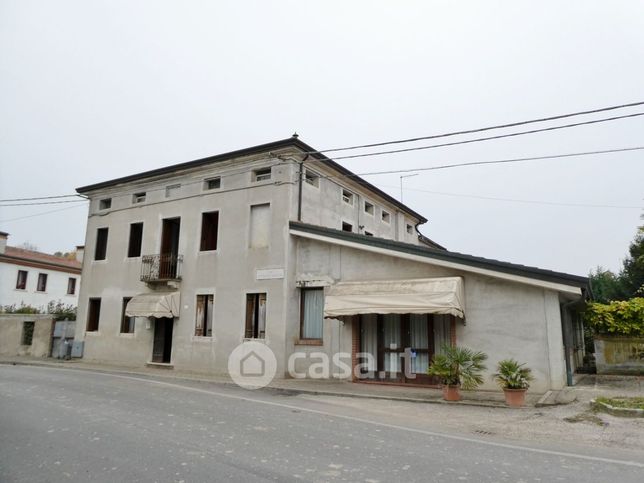 Casa indipendente in residenziale in Via Vittorio Veneto