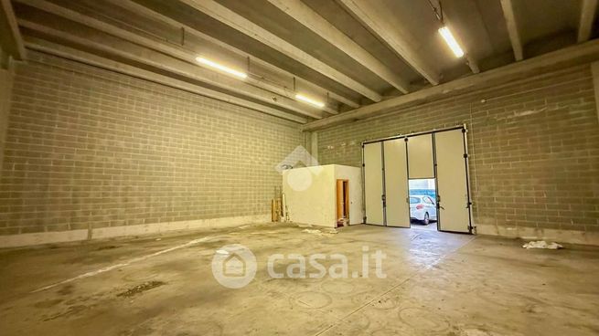 Capannone in commerciale in Via Verona 1