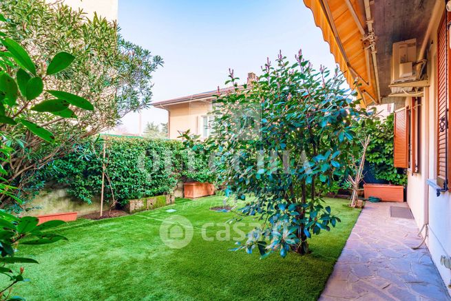 Villetta a schiera in residenziale in Via V. Busi