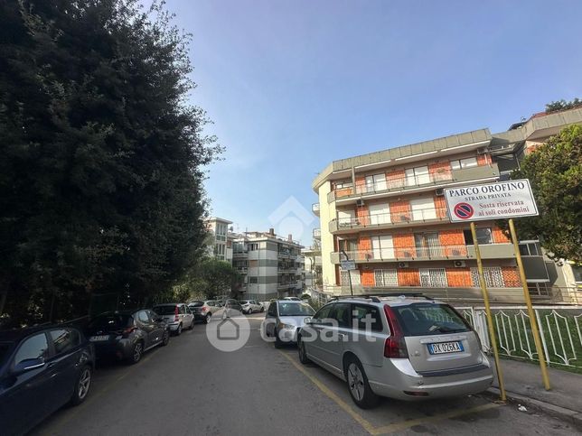 Appartamento in residenziale in Via Domenico Fontana 135